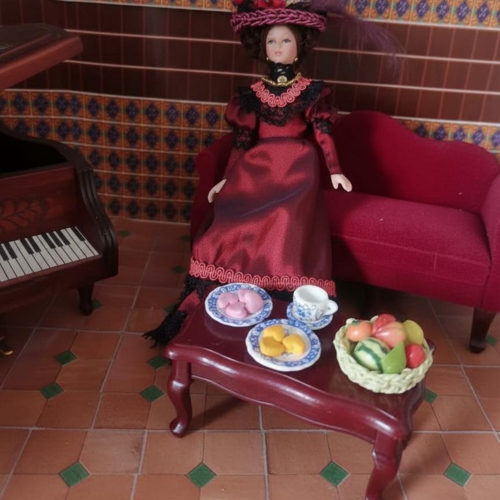 Vintage Collectible Porcelain Dolls - Boneka Porselen Victoria 1:12, Figur Mini