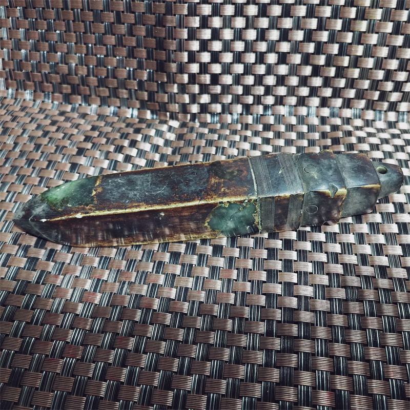 Collectible Vintage Tools - Pahat Giok Berbentuk Persegi Kuno dari