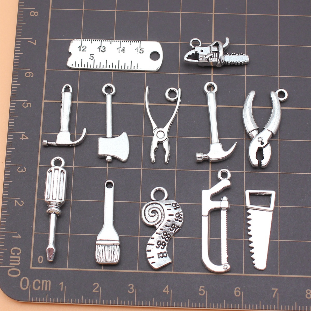 12 buah peralatan warna perak  - Collectible Vintage Tools ulasan dan harga